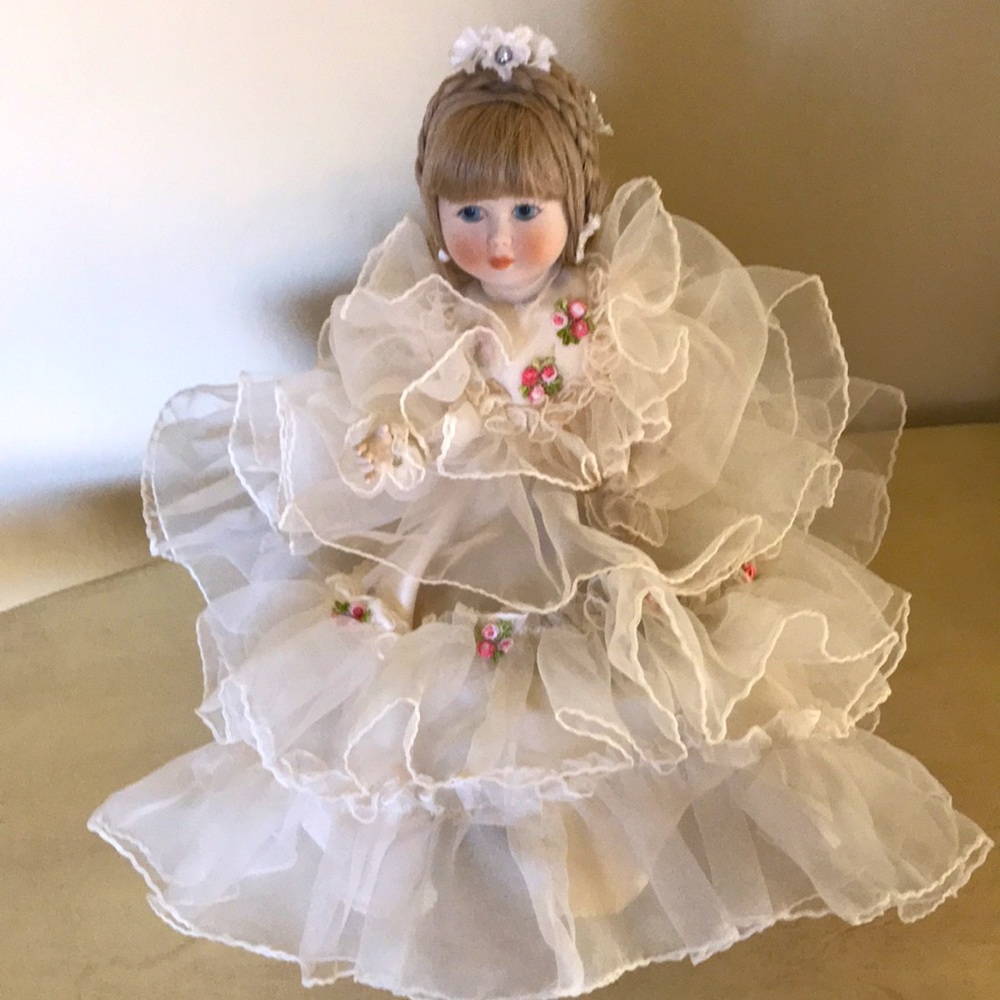 Vintage Felicita Collexione Cleo Limited Edition Italian Porcelain Doll (1995)